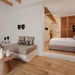 Almiriki Naxos Beachside Living *