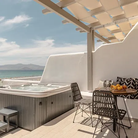 Almiriki Naxos Beachside Living Daire Pláka