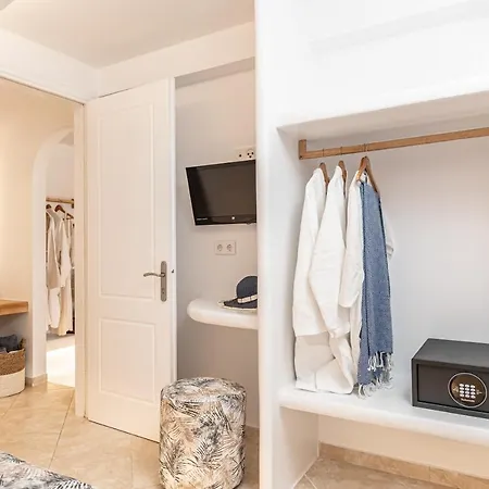 Almiriki Naxos Beachside Living