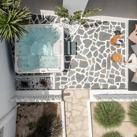 Almiriki Naxos Beachside Living Daire Pláka
