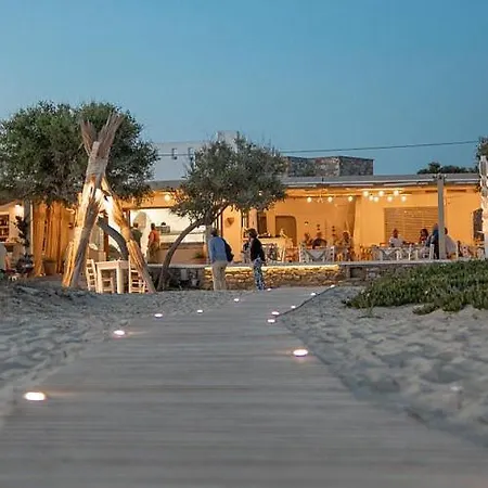Almiriki Naxos Beachside Living Daire Pláka